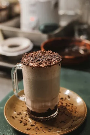 Cafe Gainsboro - Modern Sunumlu Tatlı ve Kahve İkilisi